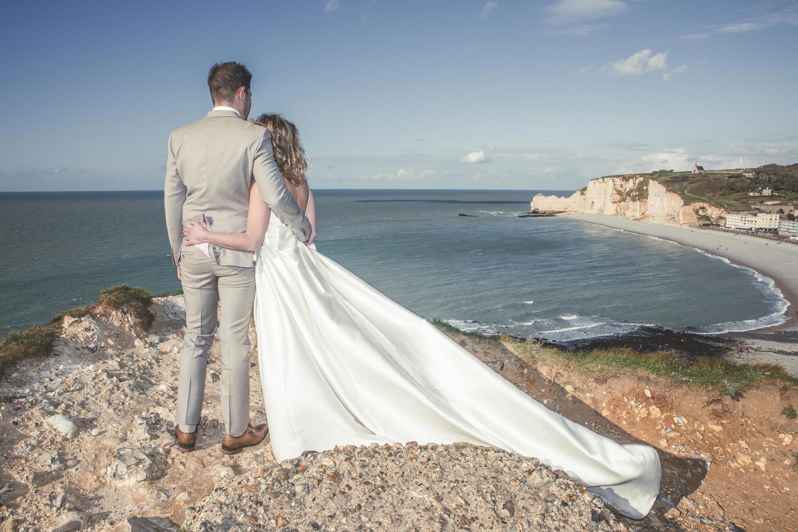 Couple sur les hauteurs des falaises d'Etreta