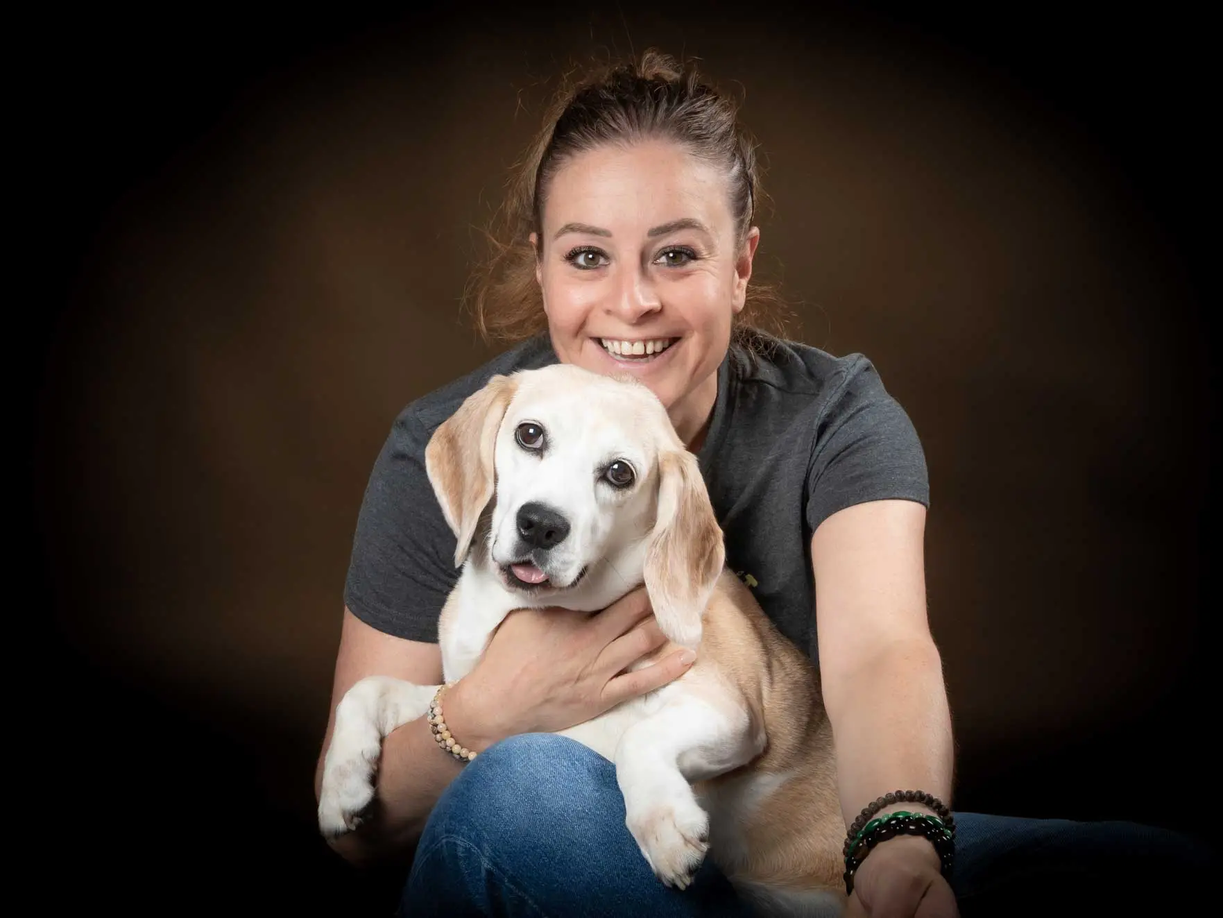 Photo chien maitresse studio